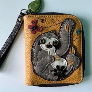 Sloth 🦥 Chaka wristlet. EUC